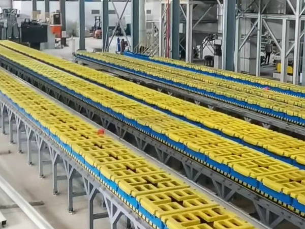 2 sand casting molding machines equipped with 6 automatic conveyor lines